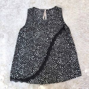 Hem & Thread Black and White Sleeveless Blouse